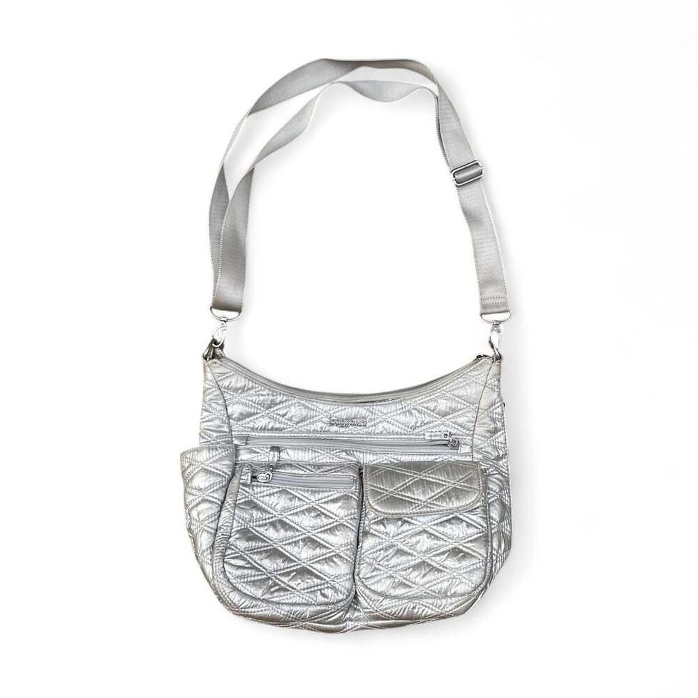metallic silver quilted crossbody bag 

• brand - baggallini 
• modern everywh